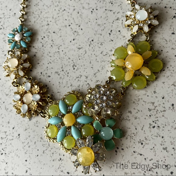 Francesca’s Collections | Statement Necklace - Picture 2 of 5